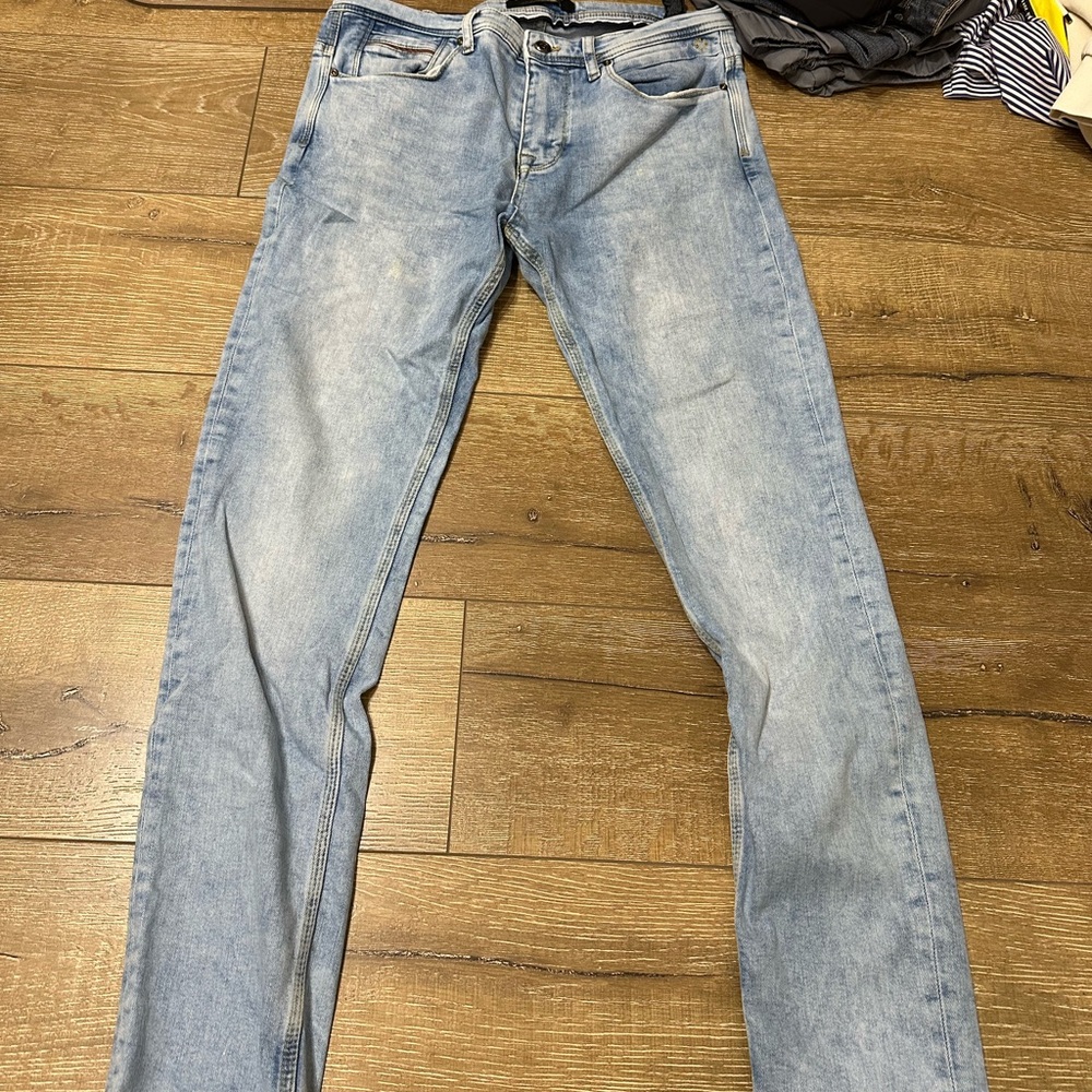 Men's Light Blue Jeans
